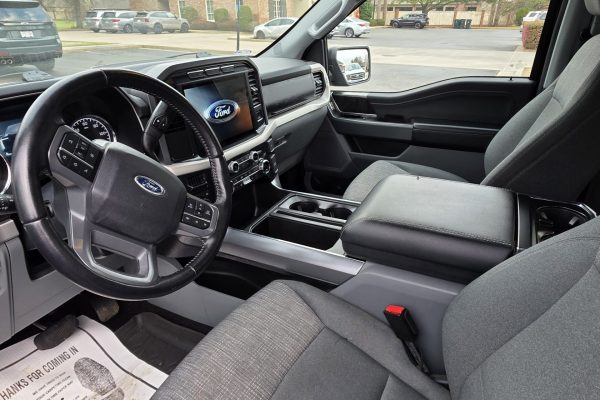 Admin_Interior Front Seat